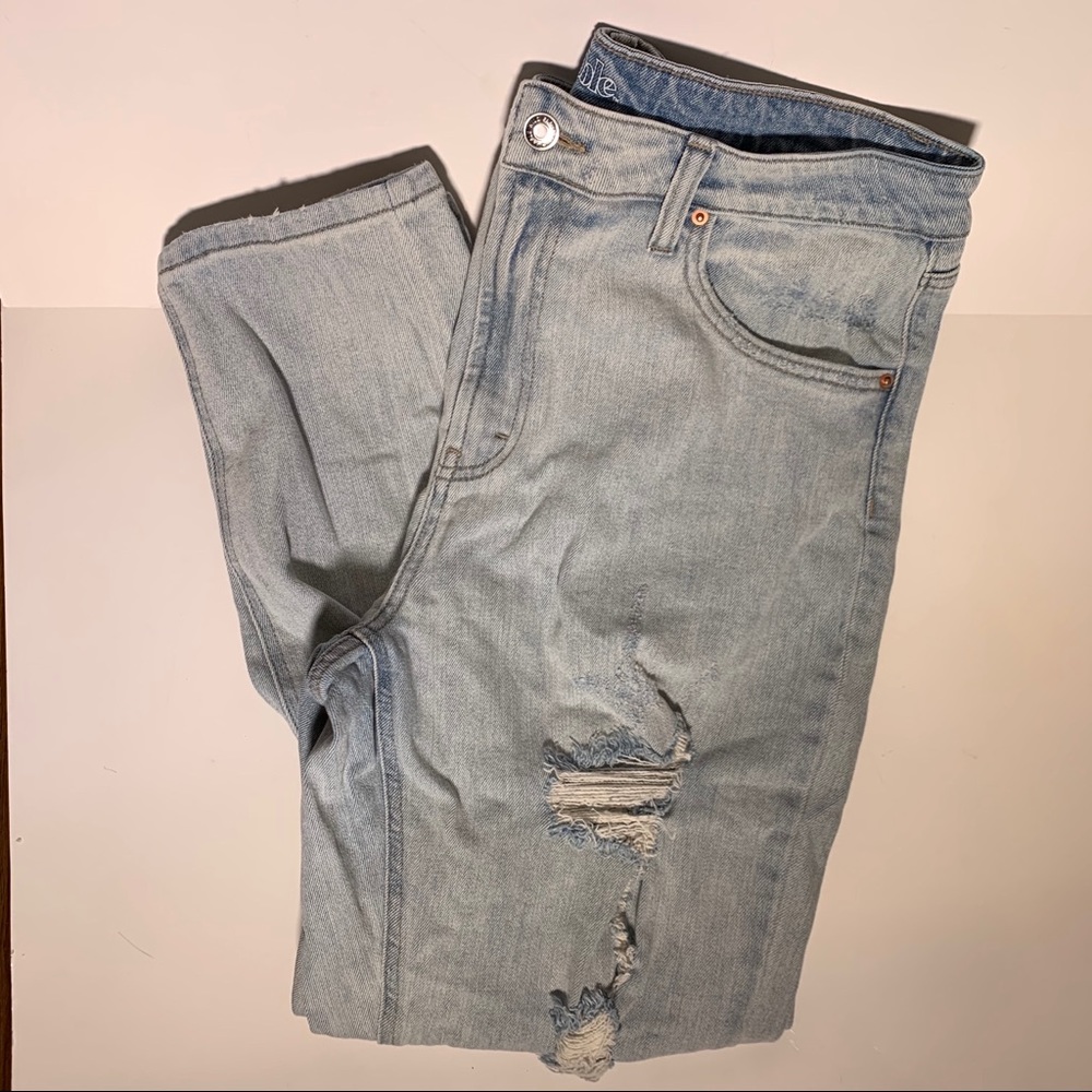 Ripped light blue jeans